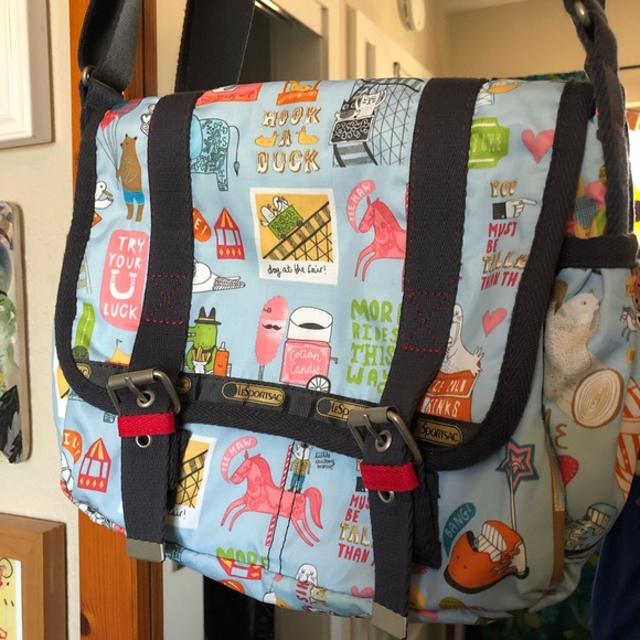 LESPORTSAC Artist in Residence: Day at the Fair - Picture 2 of 7